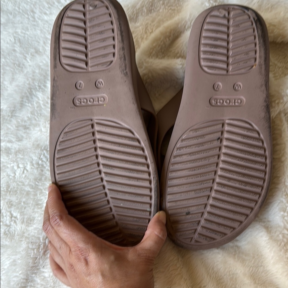 CROCS Gateway Flip Flop - Picture 6 of 7
